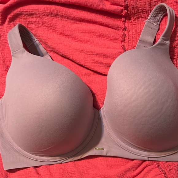 Cacique Other - Cacique Pink Seamless Bra with Molded Cups (Bin L)